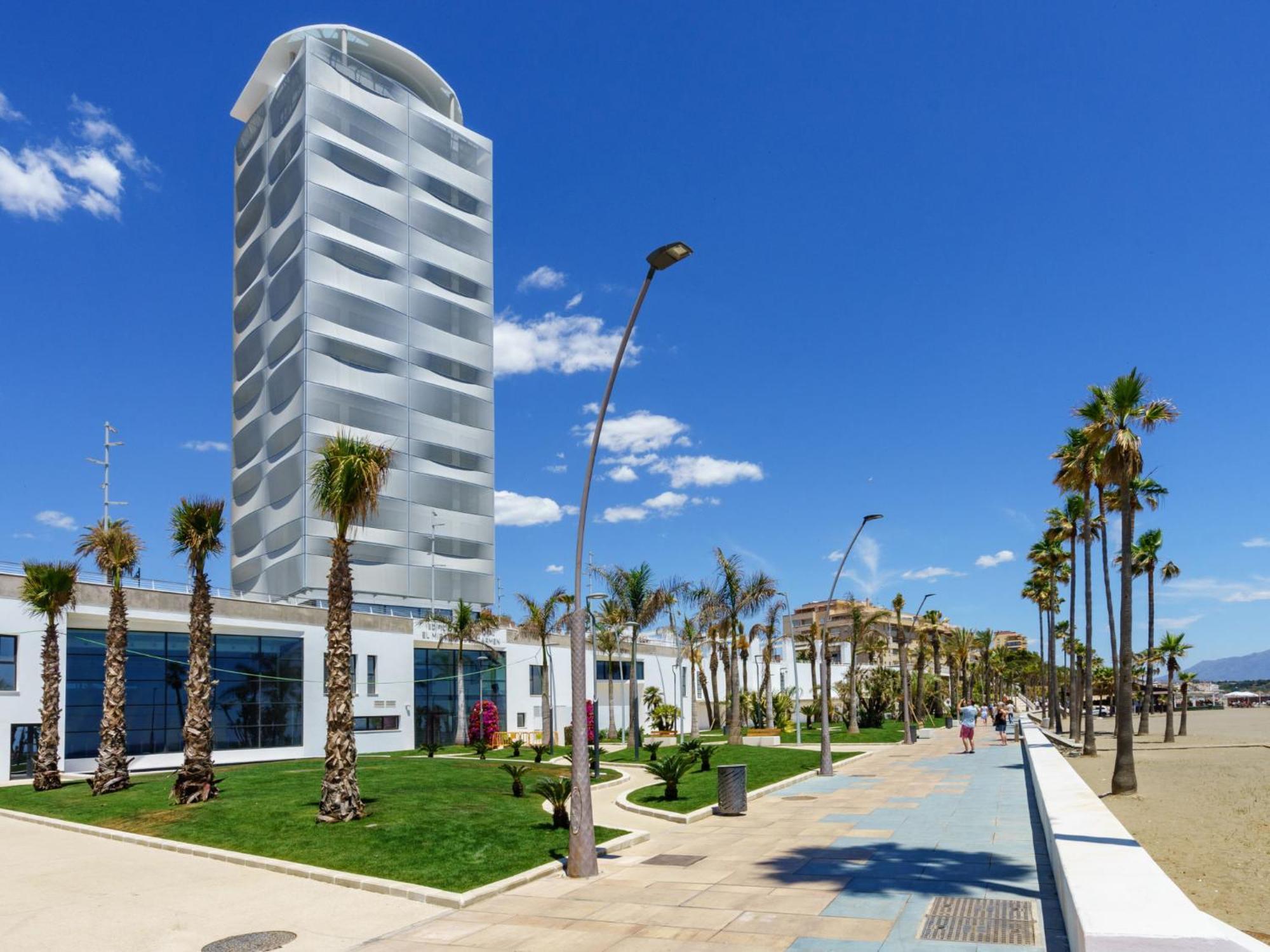 Cosmo * Estepona